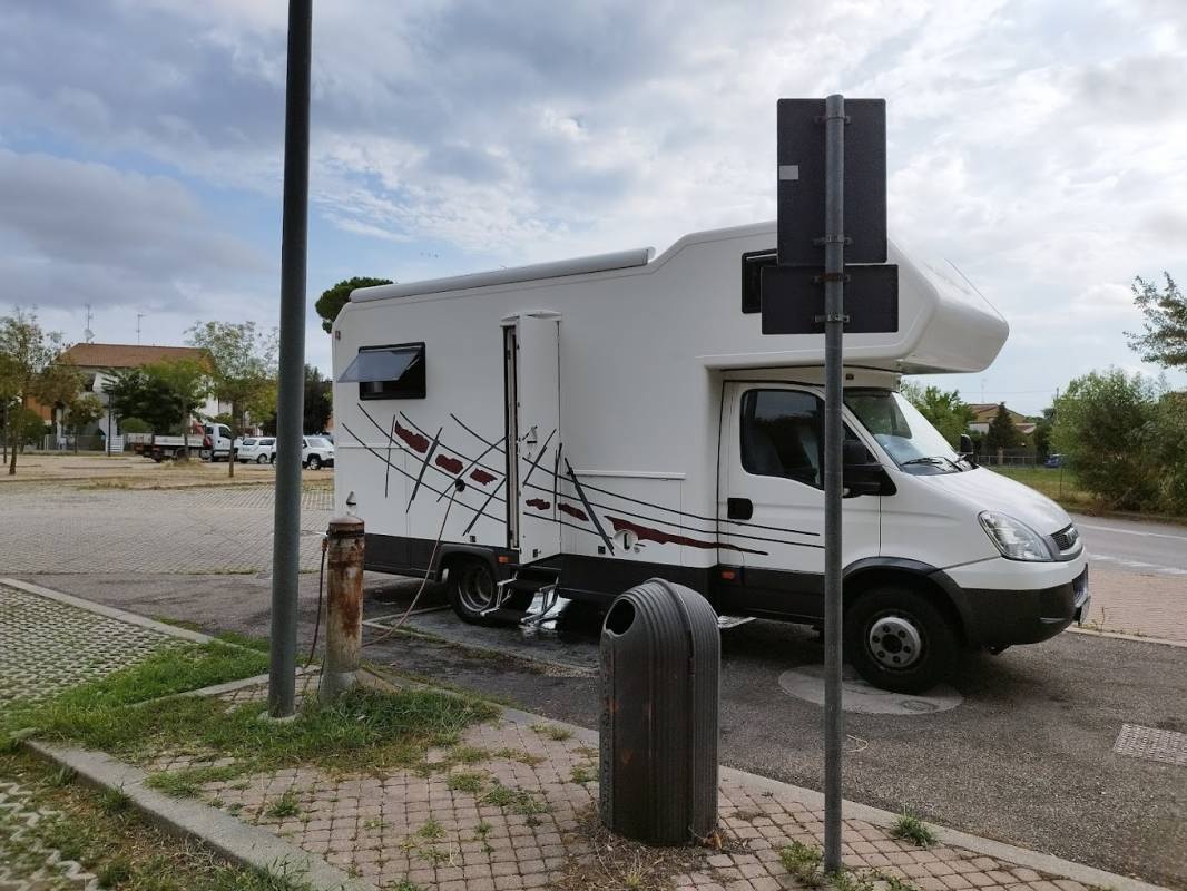 Stellplatz Ravenna — Karavan Sitesi in Classe