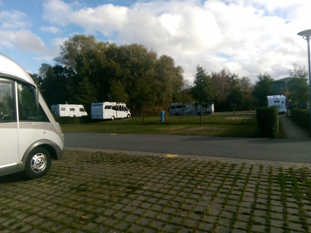 Wohnmobilstellplatz Ostsee Neustadt — Sp. parking dla kamperów in Neustadt-Pelzerhaken