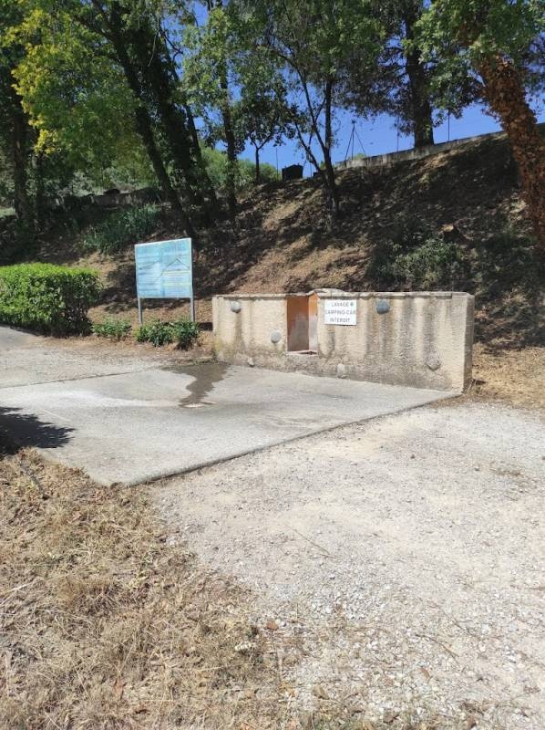 Aire de Camping- Cars, Villeneuve — Aire camping car in Villeneuve