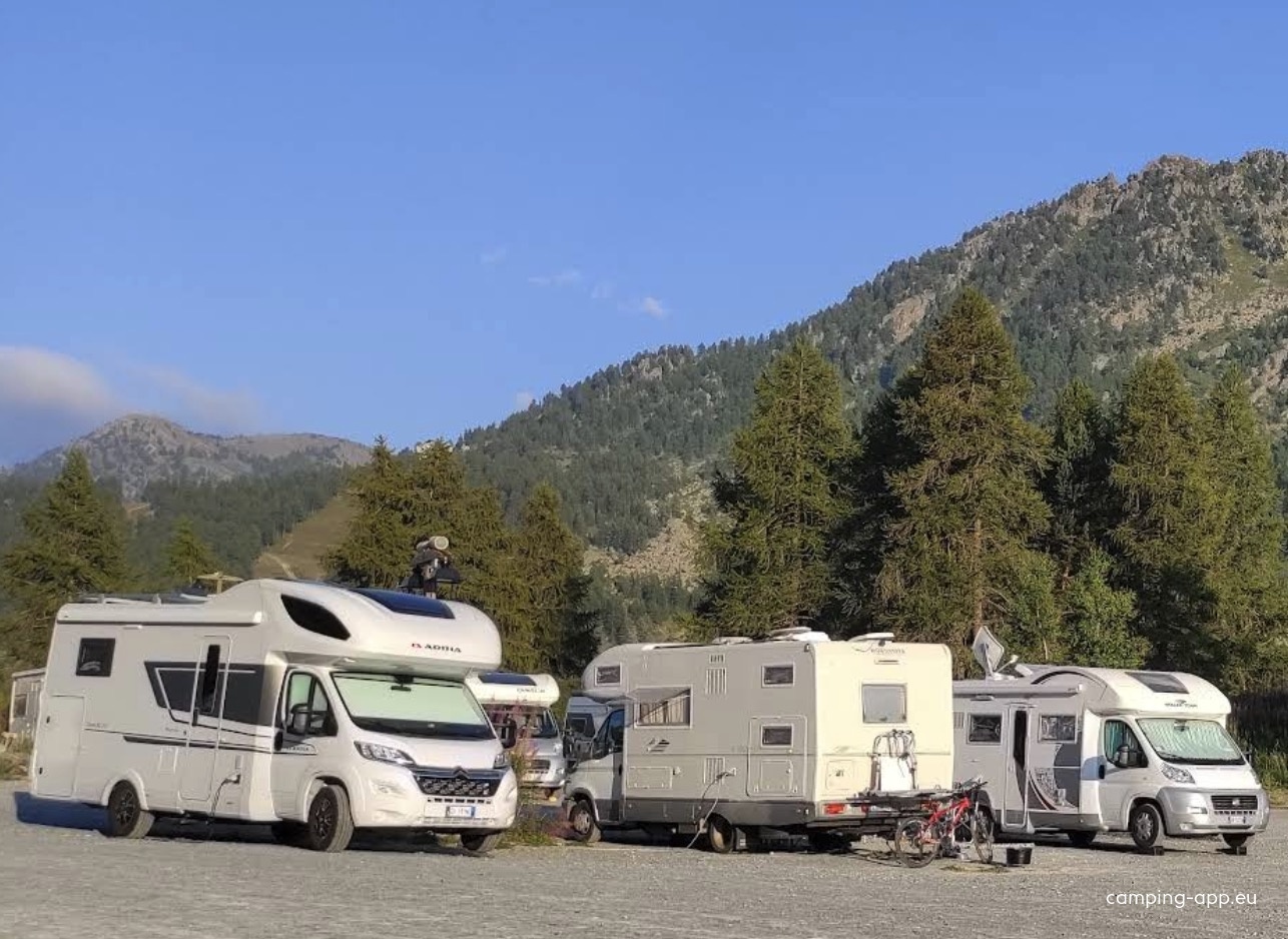 Stellplatz Montgenèvre — Karavan Sitesi in Montgenèvre