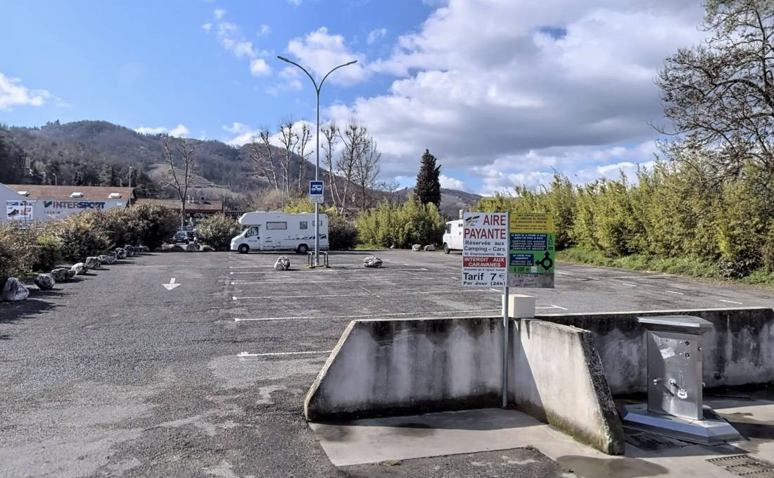 Stellplatz Tournon-sur-Rhône — Ställplats in Tournon-sur-Rhône