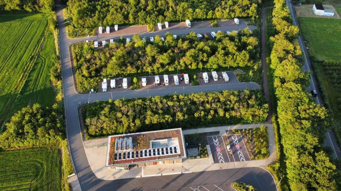Stellplatz Tor zur Stadt Erfurt — Місце для кемперів in Erfurt