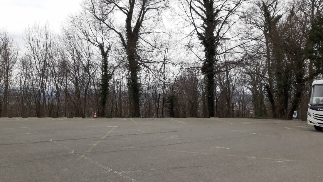 Stellplatz Burg Hohenzollern Bisingen — Campervan Site in Bisingen