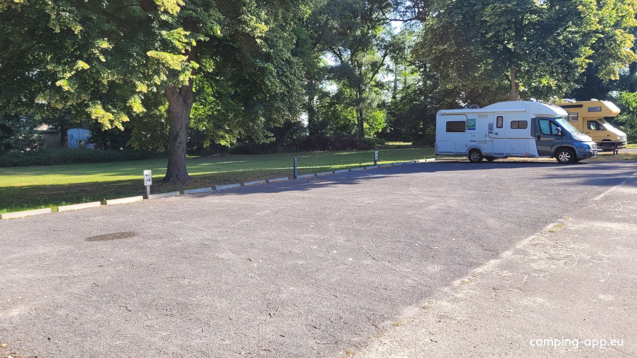 Stellplatz Freibad Nienhagen — Karavan Sitesi in Nienhagen