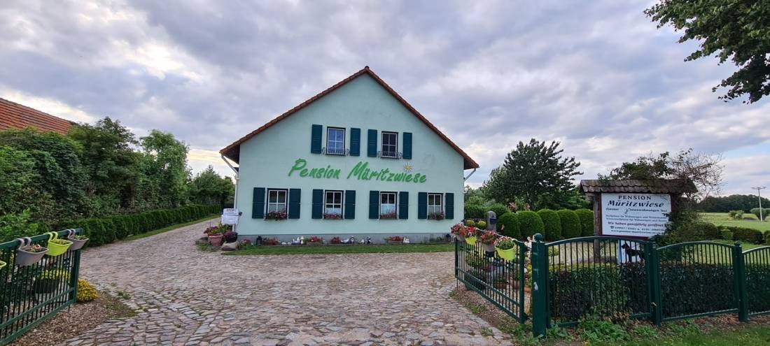 Stellplatz Pension Müritzwiese — Karavan Sitesi in Gotthun