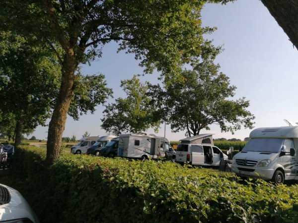 Stellplatz am Naturfreibad — Photo 2