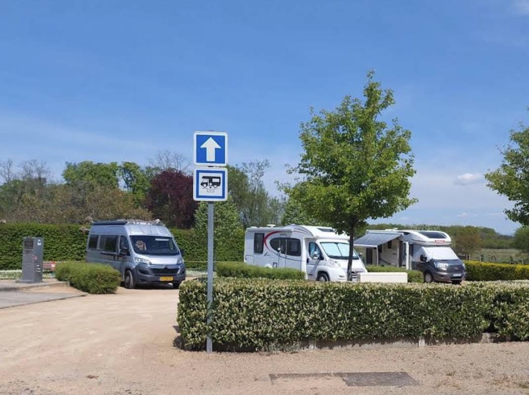 Stellplatz Paray-le-Frésil — Ställplats in Paray-le-Frésil