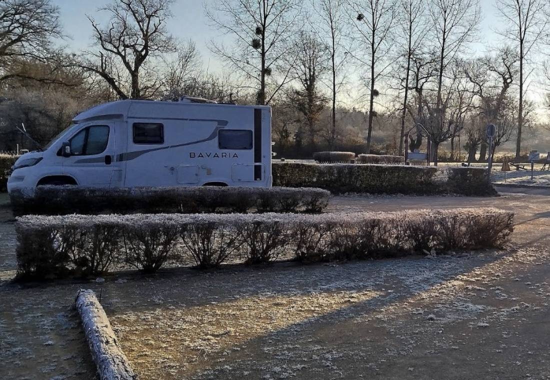 Stellplatz Paray-le-Frésil — Sp. parking dla kamperów in Paray-le-Frésil