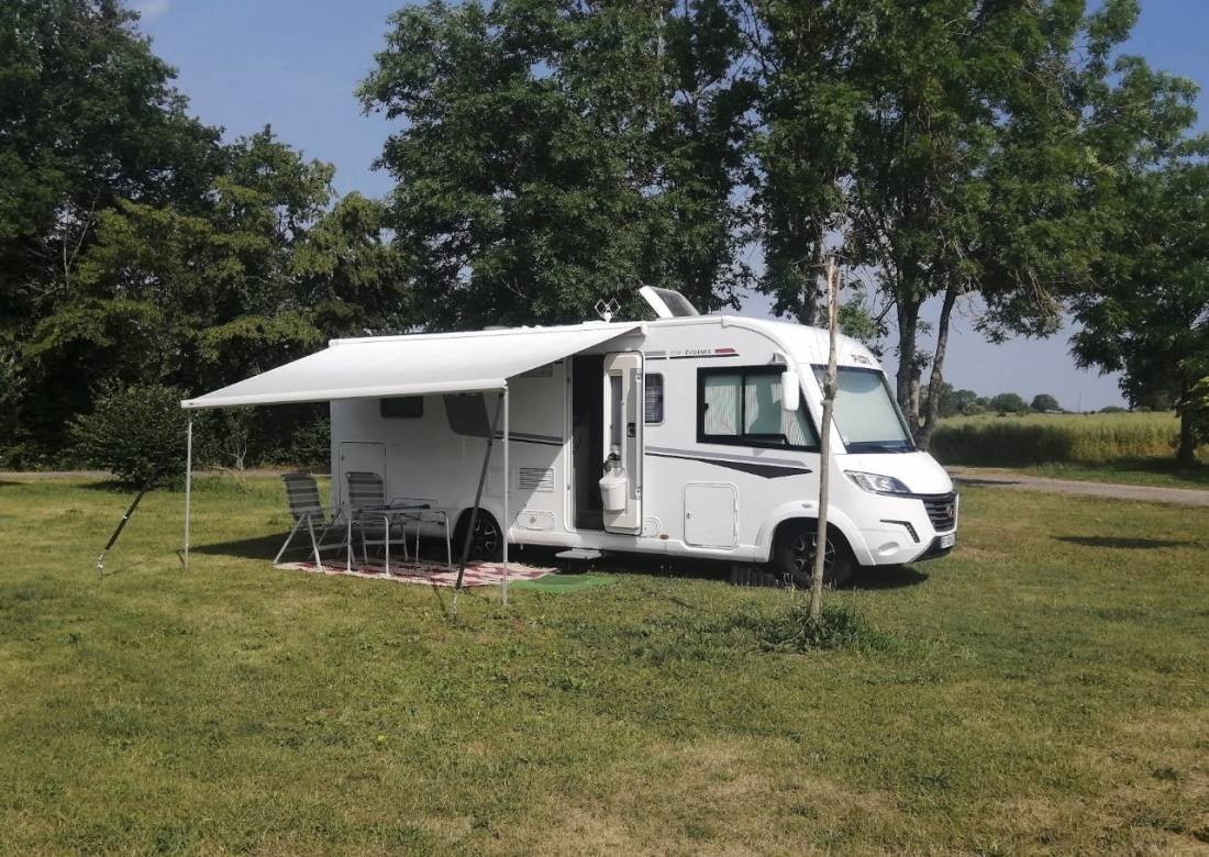 Stellplatz Treteau — Sp. parking dla kamperów in Treteau