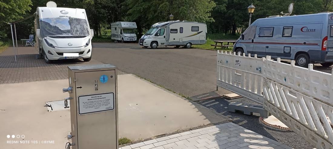 Stellplatz an der VulkanTherme Herbstein — Campervan Site in Herbstein
