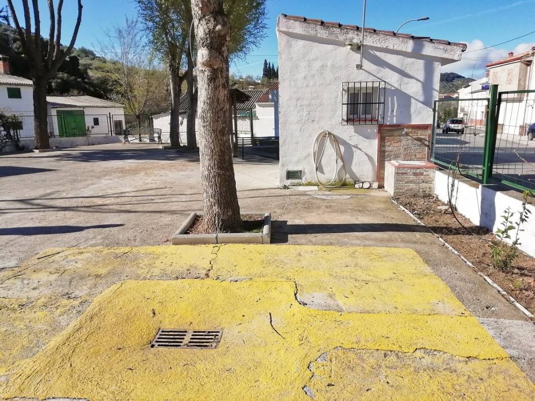 Stellplatz Frailes — Karavan Sitesi in Frailes