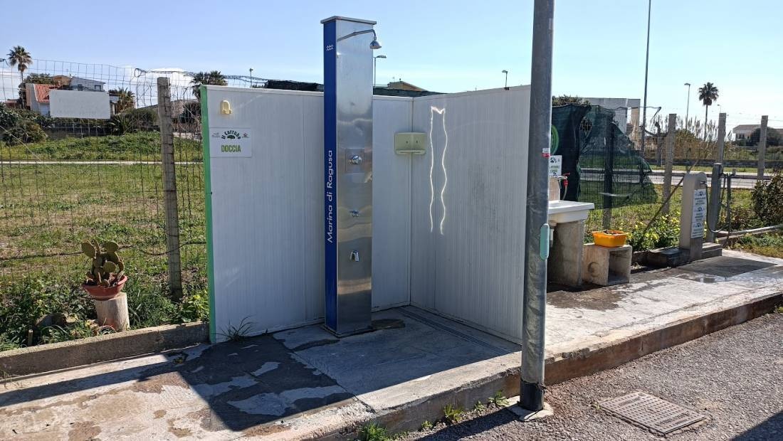 Sosta Camper Comunale — Місце для кемперів in Marina di Ragusa