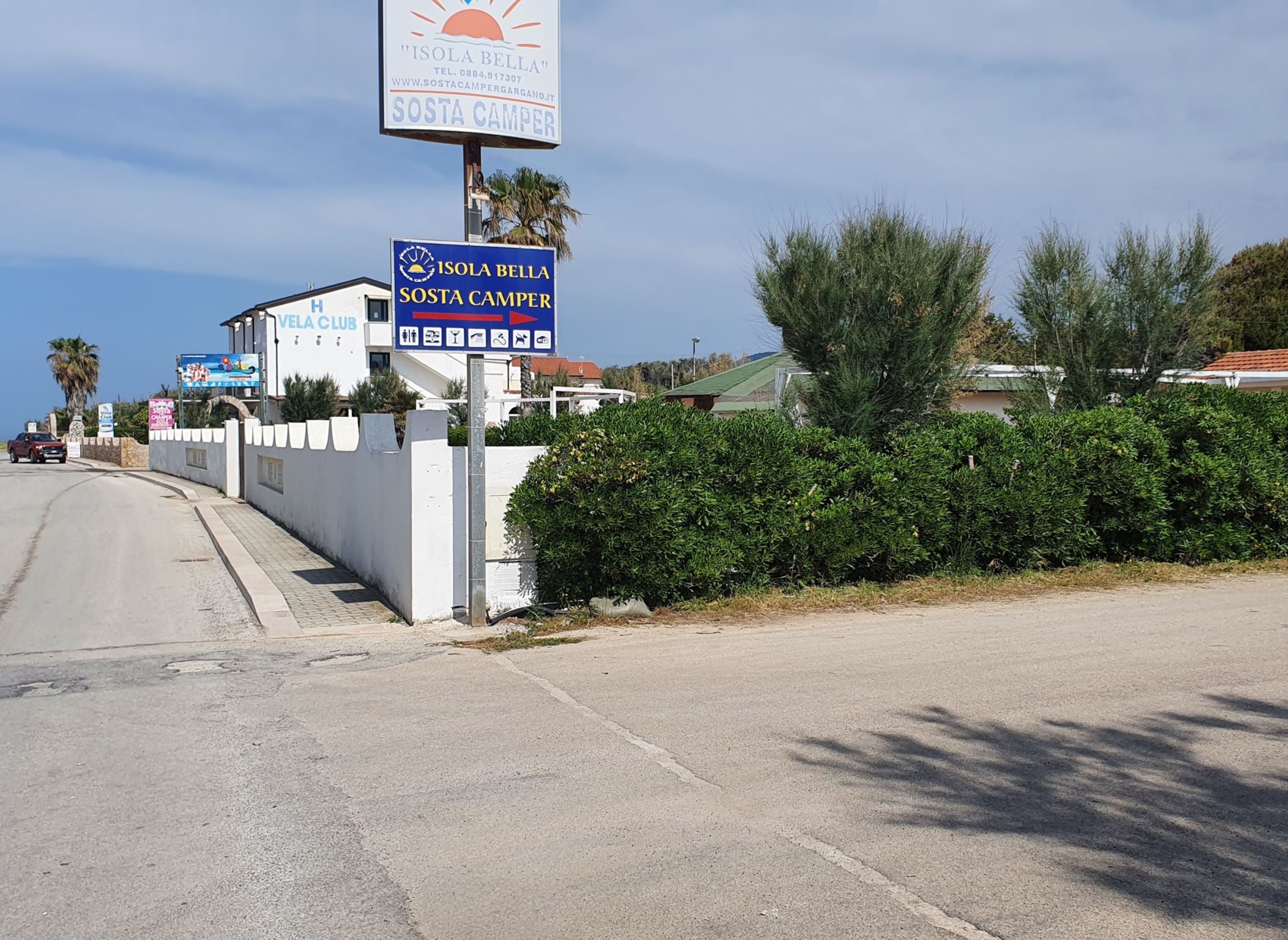 Sosta Camper Isola Bella — Sp. parking dla kamperów in Rodi Garganico