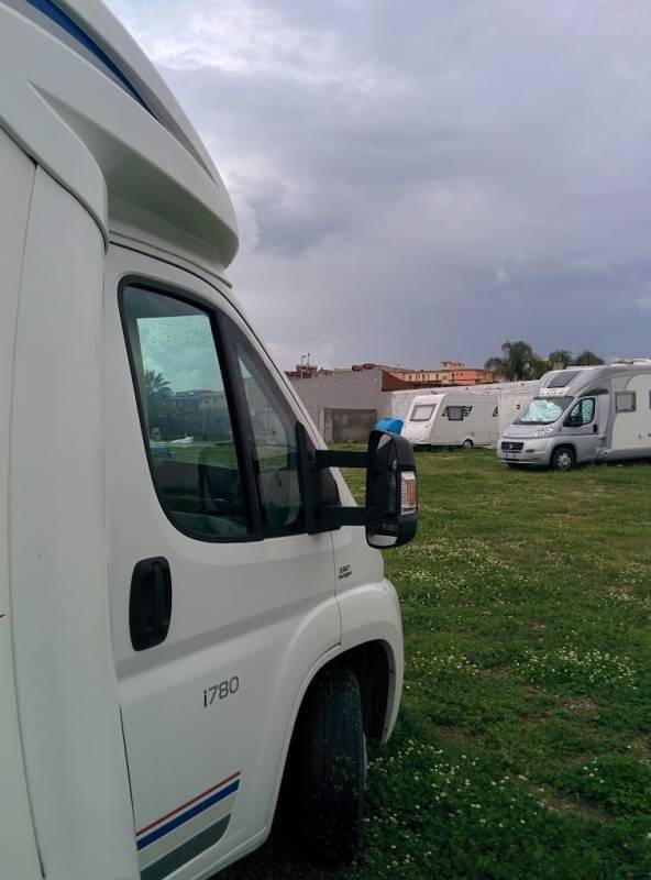 Area Sosta Camper Il Noceto — Aire camping car in Gioia Tauro