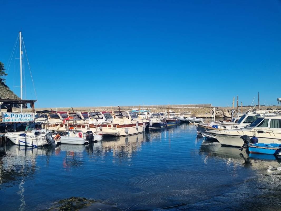 Parkplatz Marina Massa Lubrense — Stellplatz in Massa Lubrense