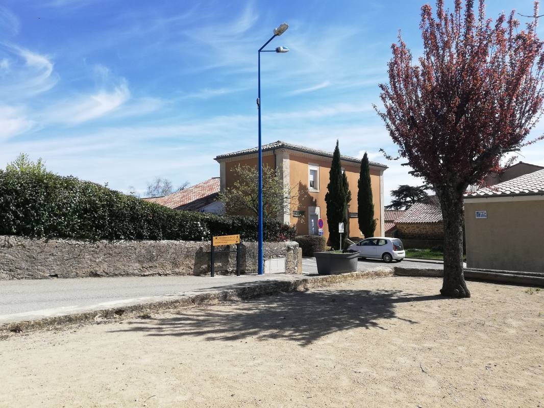 Stellplatz Saint-Romain-de-Lerps — Camperplaats in Saint-Romain-de-Lerps