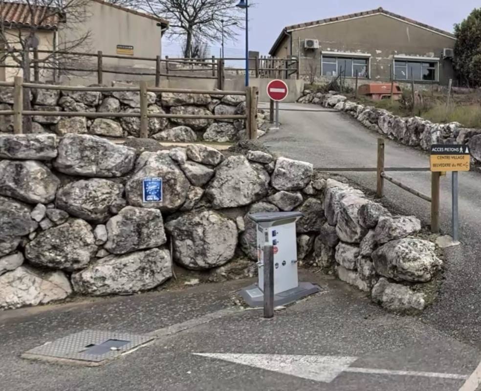 Stellplatz Saint-Romain-de-Lerps — Aire camping car in Saint-Romain-de-Lerps