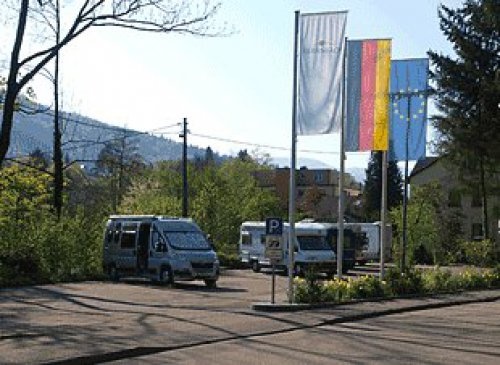 Stellplatz an der Murginsel — Campervan Site in Gernsbach