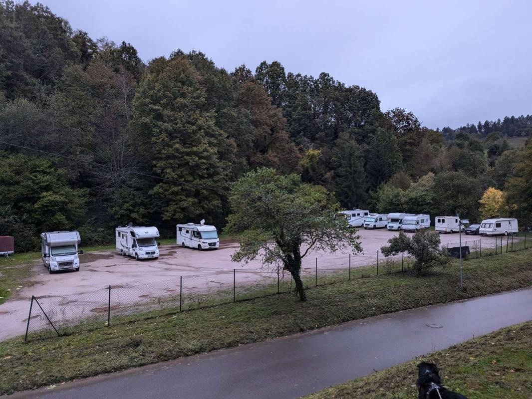 Stellplatz Gernsbach Obertsrot — Camperplaats in Gernsbach