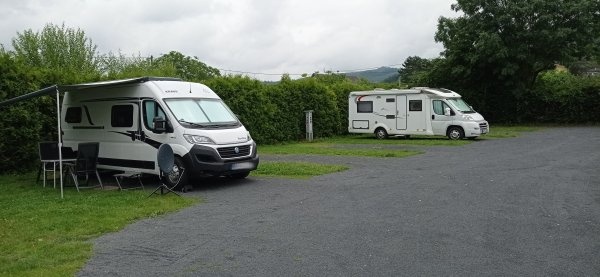 Stellplatz Siebengebirgsblick Rheinbreitbach — Campervan Site in Rheinbreitbach