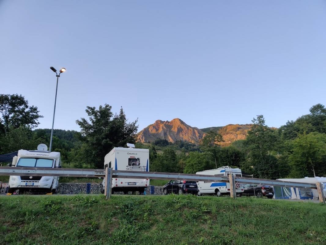 Stellplatz Santo Stefano d'Aveto — Ställplats in Santo Stefano d'Aveto