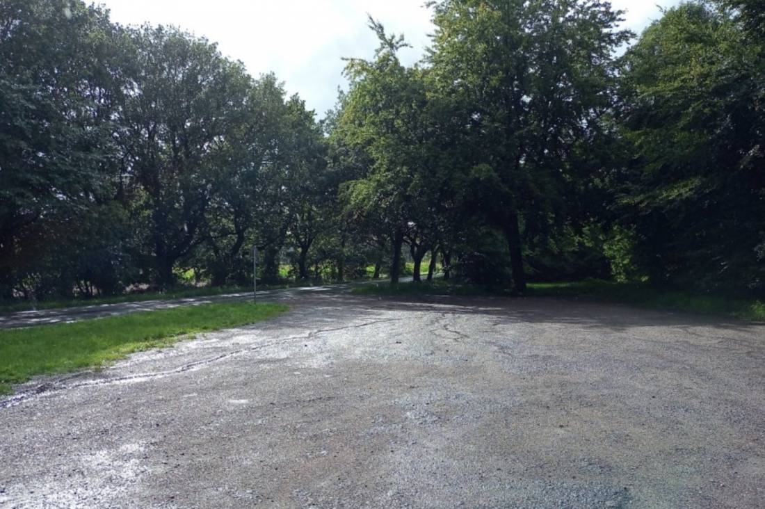Parkplatz Burg Brickeln — Parcheggio pubblico in Brickeln