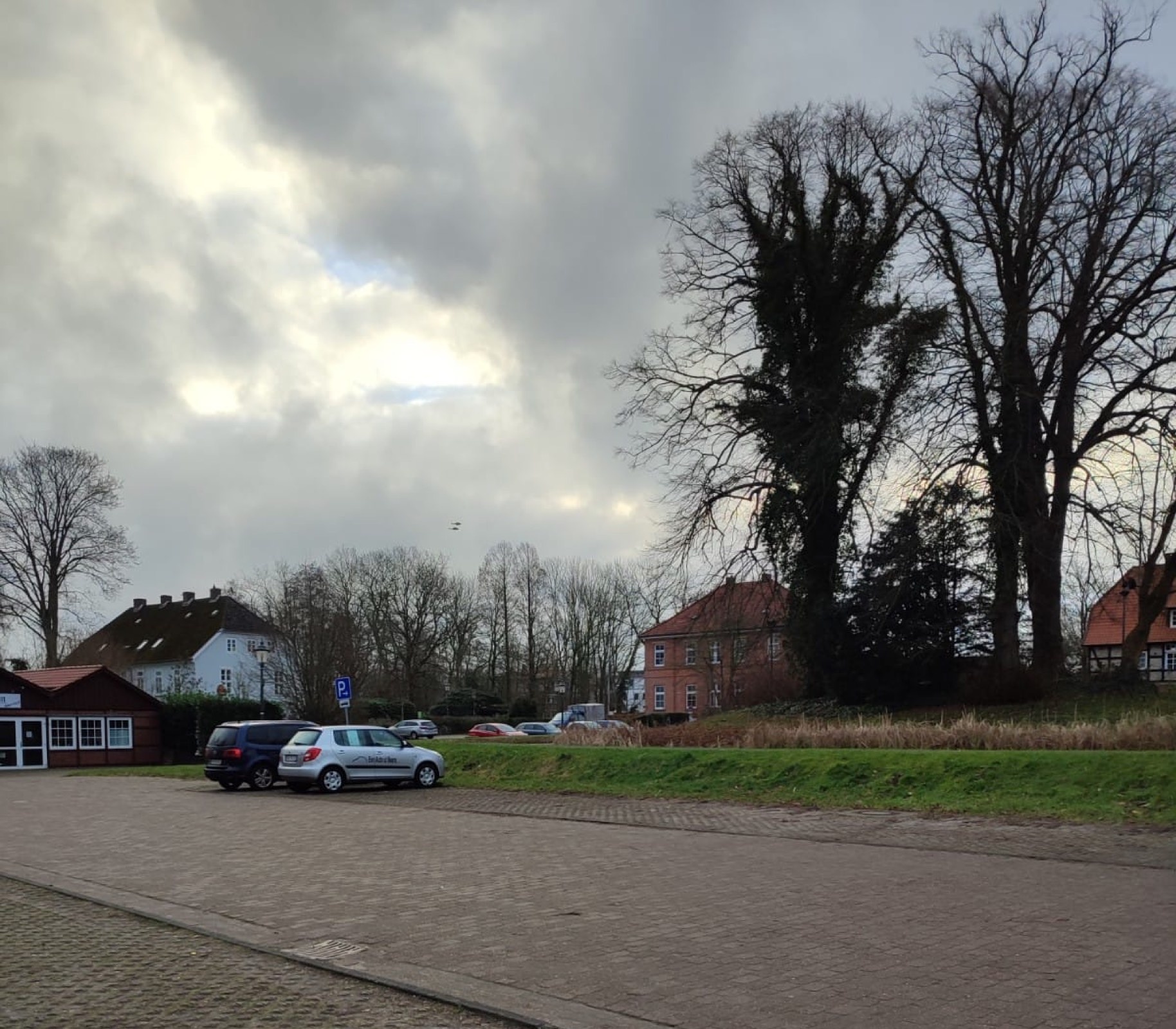 Stellplatz Burg Bederkesa — Aire camping car in Geestland