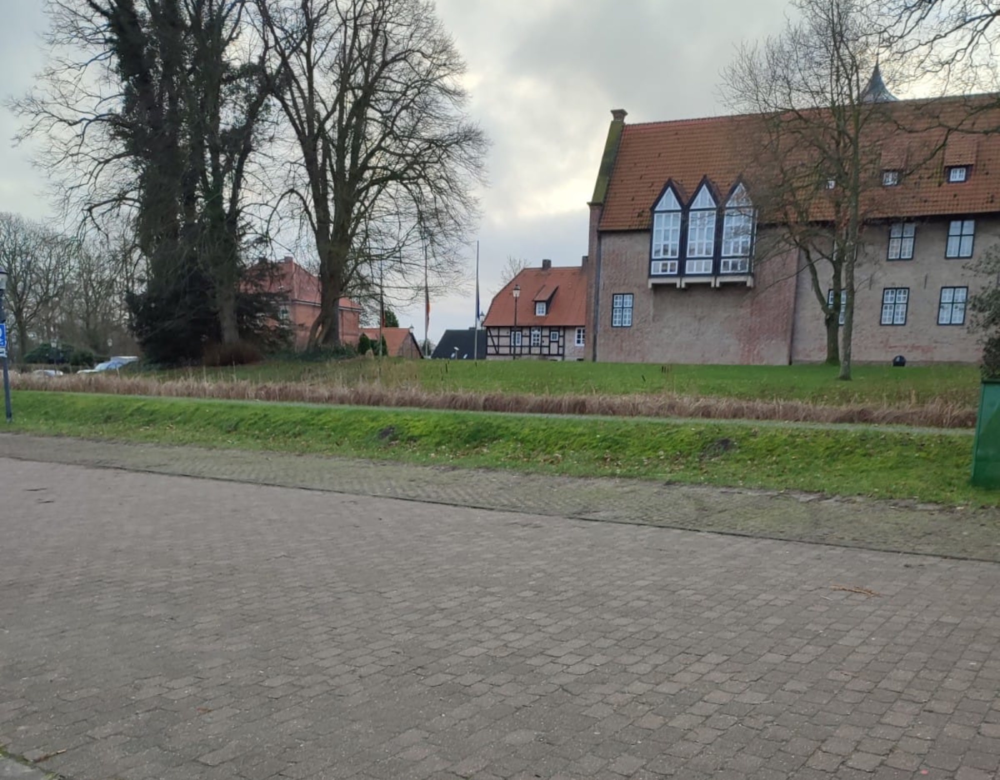 Stellplatz Burg Bederkesa — Campervan Site in Geestland
