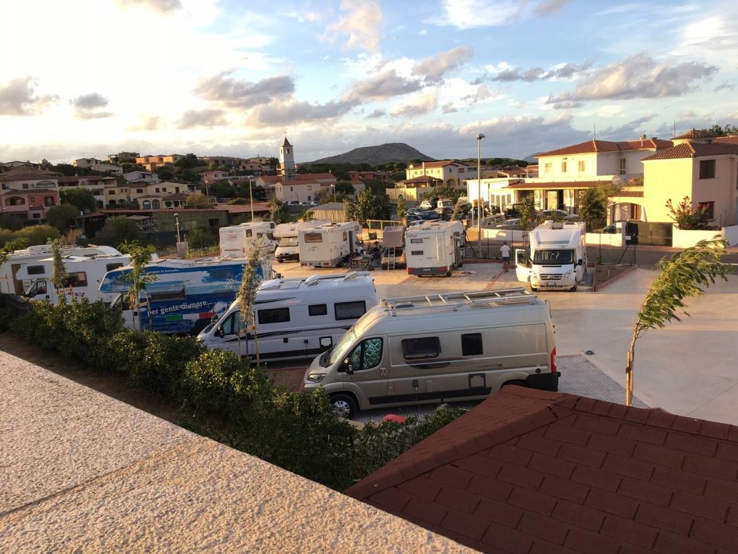 Stellplatz Loiri-Poltu Santu Paolu — Sítio para autocaravanas in Loiri-Poltu Santu Paolu/Loiri Porto San Paolo