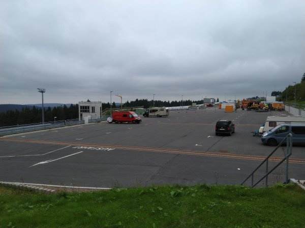 Stellplatz Biathlonstadion — Aire camping car in Steinbach-Hallenberg