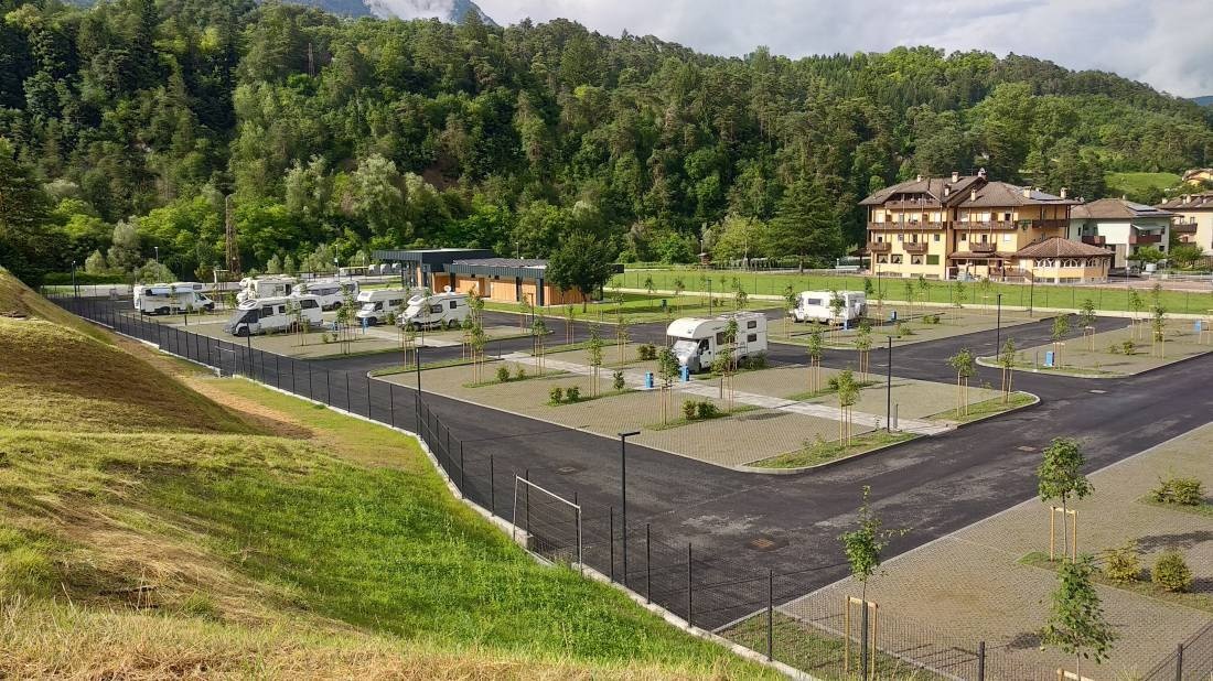 Area Sosta Camper - Comano Terme — Bobilplass in Comano Terme