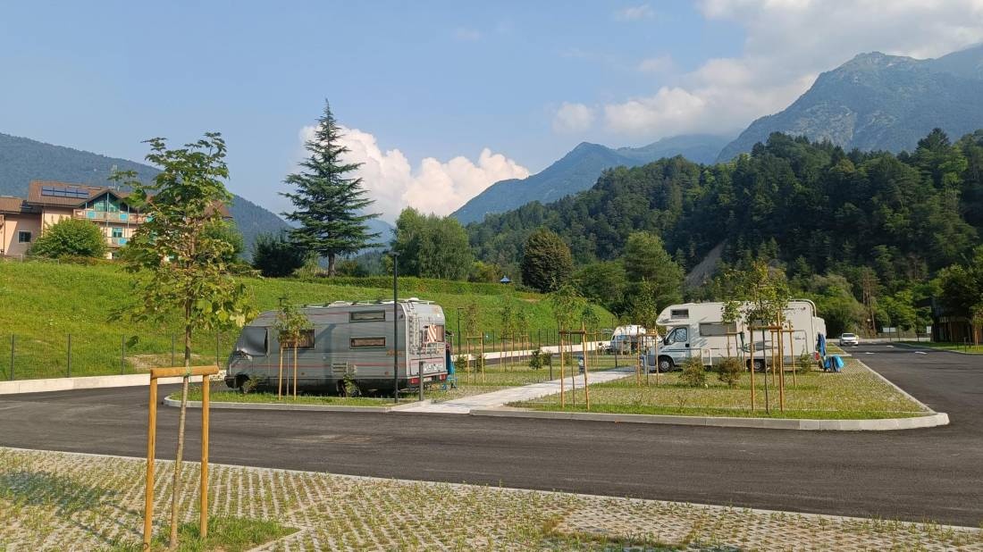Area Sosta Camper - Comano Terme — Bobilplass in Comano Terme