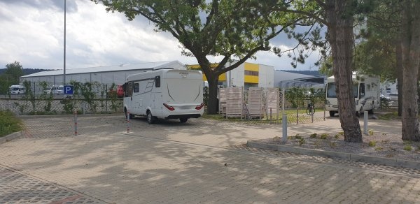 Stellplatz am Werk Capron Gmbh — Bobilplass in Neustadt in Sachsen