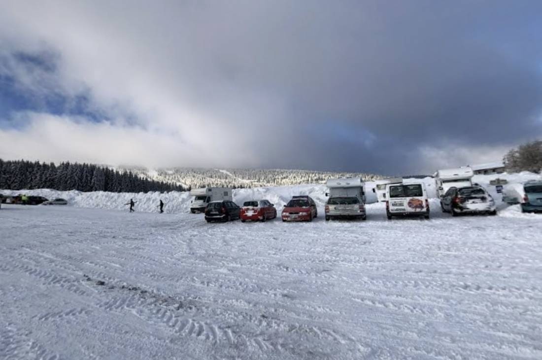 PARKING P2 - Skiareál Klínovec — Stellplatz in Loučná pod Klínovcem