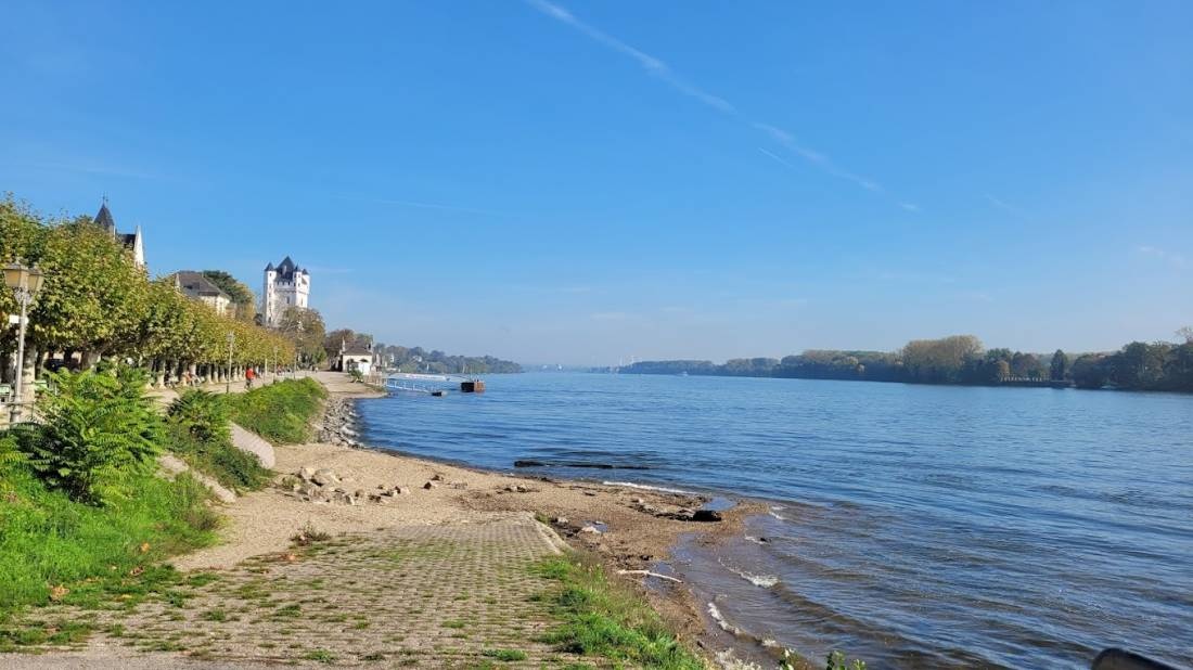 Wohnmobil Stellplatz Offenstein Erben — Campervan Site in Eltville am Rhein
