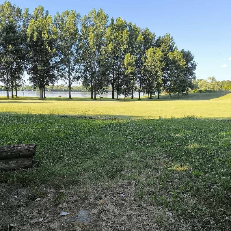 Stellplatz Borgofranco Sul Po — Aire camping car in Borgofranco Sul Po