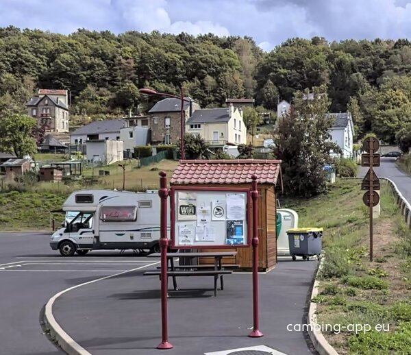 Stellplatz Bogny-sur-Meuse — Foto 2