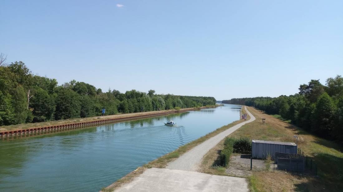 Marienhafen am Werbelliner Kreuz — Campervan Site in Marienwerder