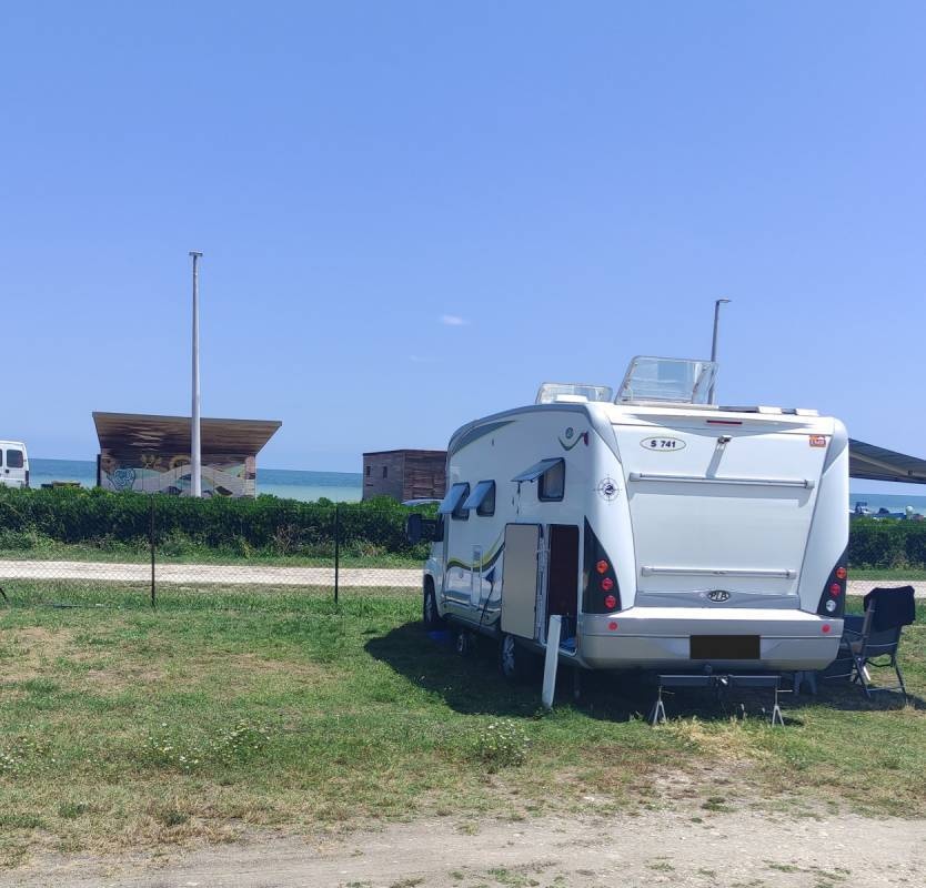Beachfront Parking — Area Autocaravanas in Porto Sant'Elpidio