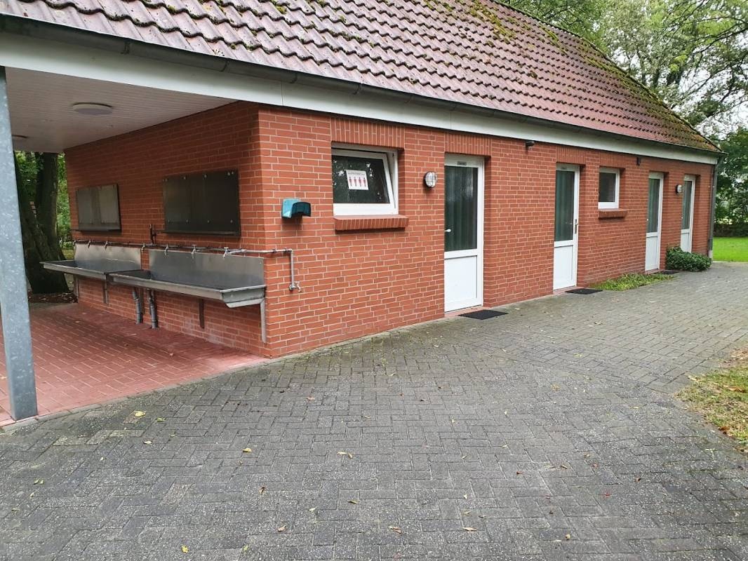 Camping am Osterhorn — Aire camping car in Uplengen