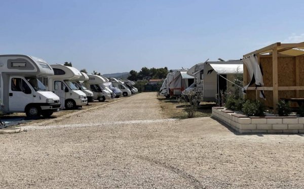 Stellplatz Baia Pizzomunno Sosta Camper — Foto 3