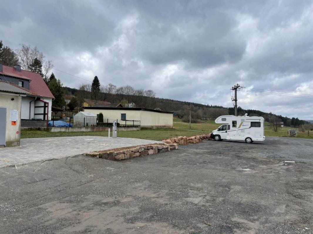 Stellplatz Zeitlofs — 露营车营地 in Zeitlofs