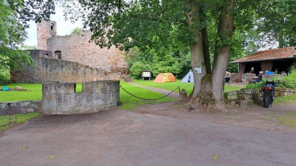 Stellplatz  Burgruine Wallenstei — Photo 4