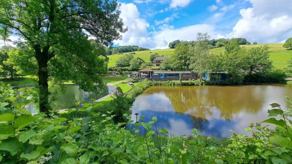 Stellplatz  Burgruine Wallenstei