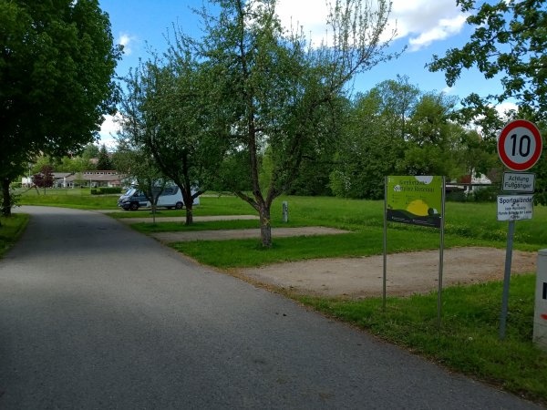 Komfortzone Sportplatz Rietenau — Area Autocaravanas in Aspach