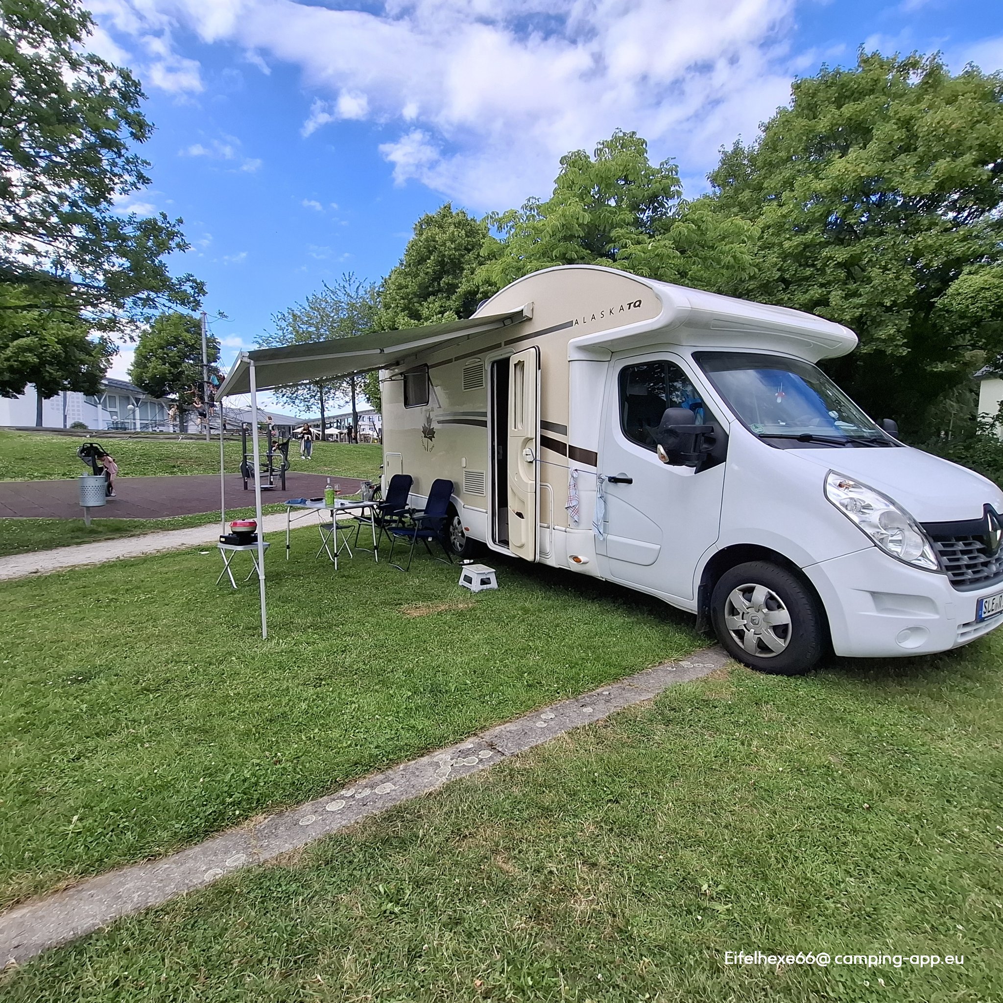 Reisemobilstellplatz am Park — Місце для кемперів in Emmelshausen
