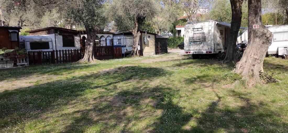 Camping Piani — Sítio de acampamento in Piani