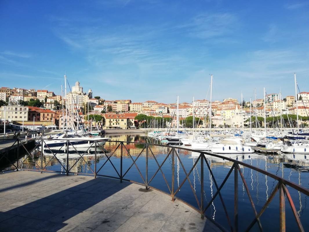 Campeggio La Pineta — Sítio de acampamento in Imperia