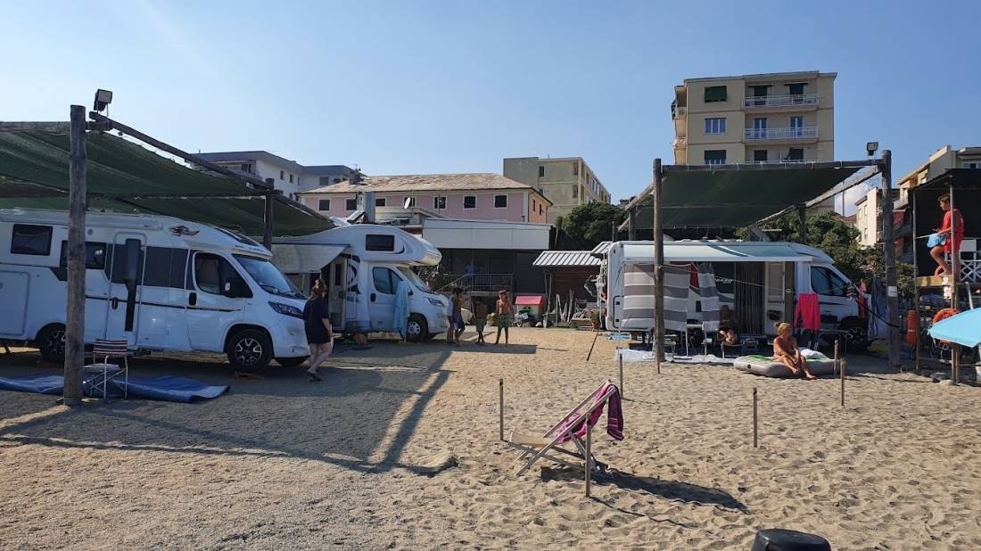 Camping Vittoria — Campingplass in Savona