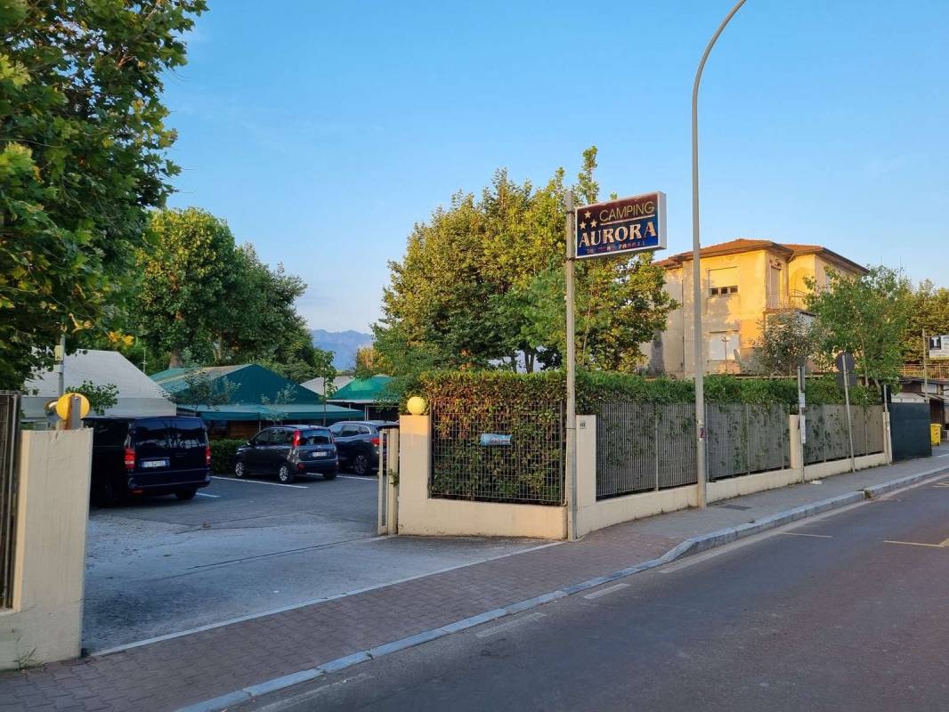Camping Aurora — Campingplats in Marina Di Massa